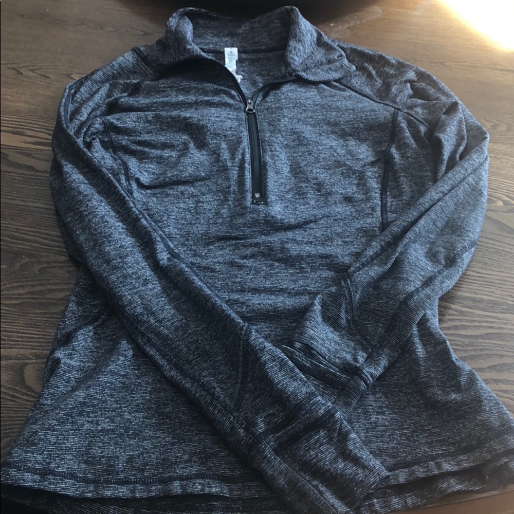 Lululemon shirt.
